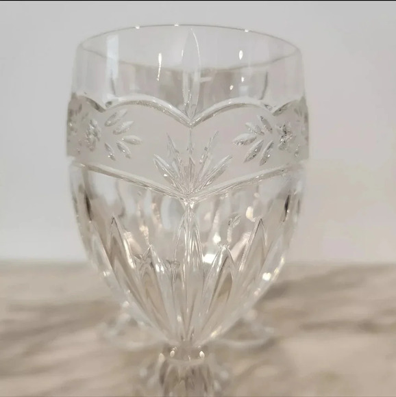 Vintage Set of 4 Oneida Southern Garden Wine/Water Glass - Picture 5 of 12